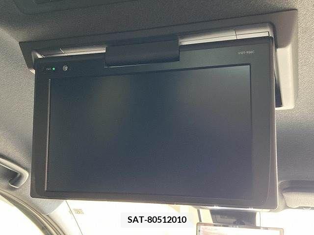 Toyota VOXY 2018-06 370362-7