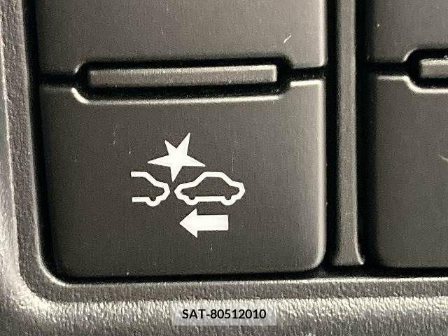 Toyota VOXY 2018-06 370362-6