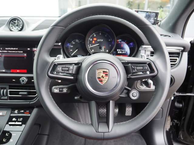 Porsche MACAN 2022-03 10936-2