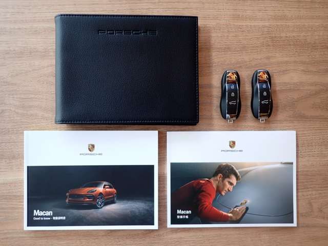 Porsche MACAN 2022-03 10936-17