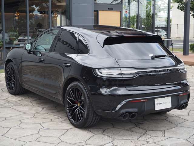 Porsche MACAN 2022-03 10936-7