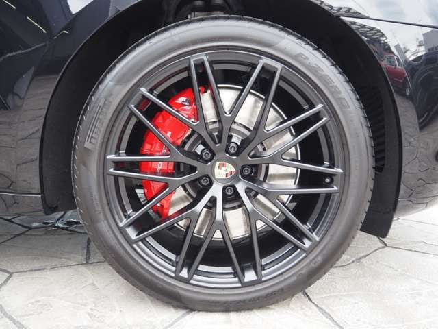 Porsche MACAN 2022-03 10936-13