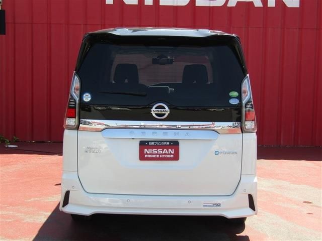 Nissan SERENA 2018-06 6247-25