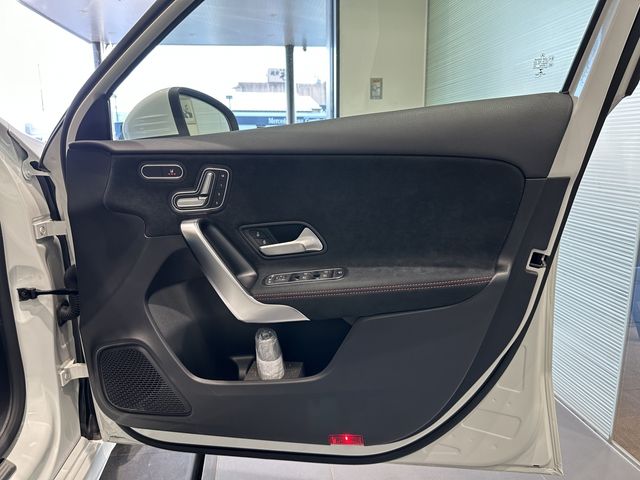 Mercedes Benz A-CLASS 2020-02 18043-5