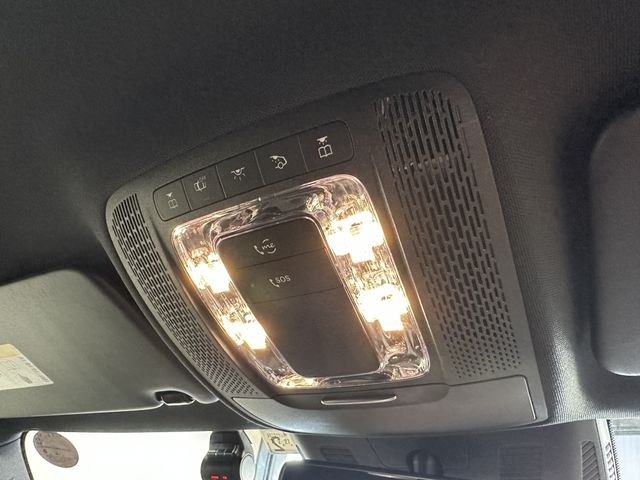 Mercedes Benz A-CLASS 2020-02 18043-13
