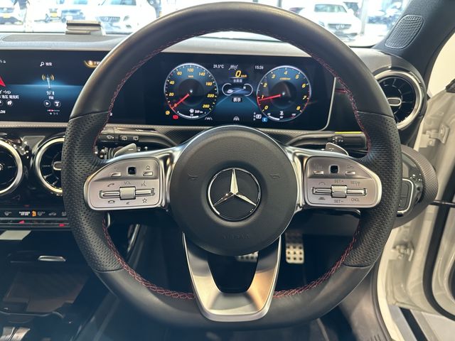 Mercedes Benz A-CLASS 2020-02 18043-6