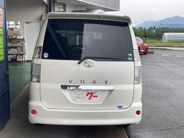 Toyota VOXY 2005-07 5502-5