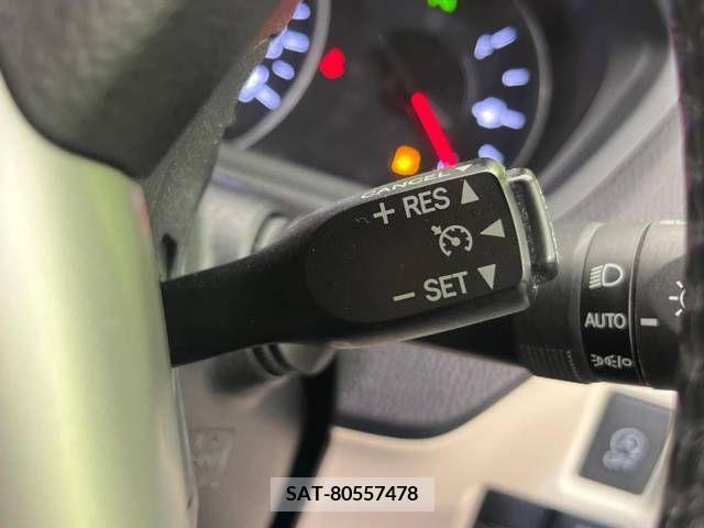Toyota NOAH 2021-01 321730-8