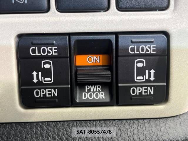 Toyota NOAH 2021-01 321730-2