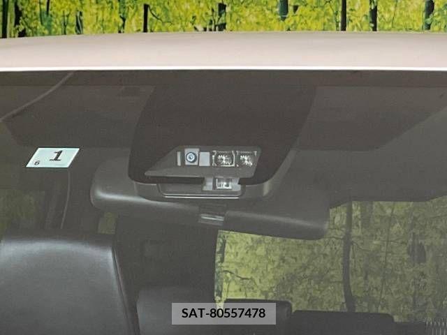 Toyota NOAH 2021-01 321730-3
