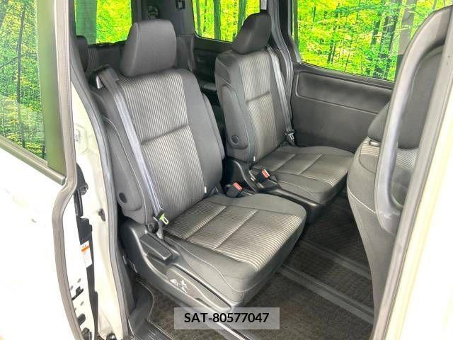 Toyota NOAH 2018-11 332191-9