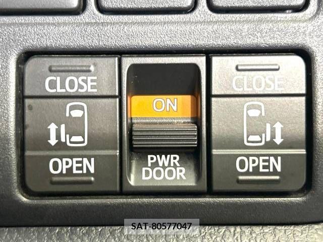 Toyota NOAH 2018-11 332191-7
