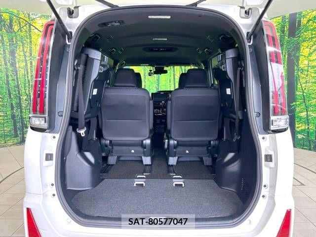 Toyota NOAH 2018-11 332191-11