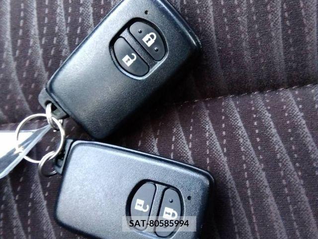 Toyota AQUA 2018-06 222582-9