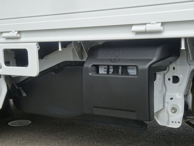 Suzuki CARRY TRUCK 2018-03 6228-28