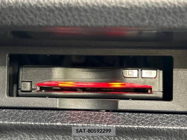 Toyota VOXY 2019-09 370387-7