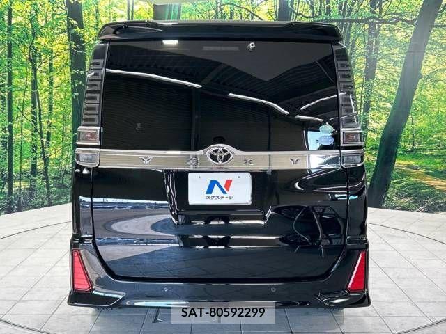Toyota VOXY 2019-09 370387-15
