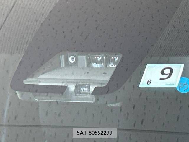 Toyota VOXY 2019-09 370387-5