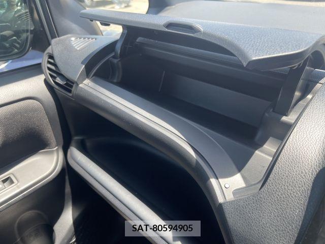 Toyota VOXY 2018-02 384105-17