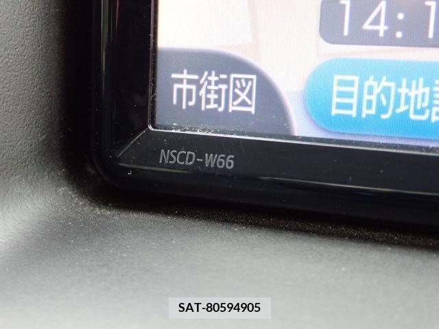 Toyota VOXY 2018-02 384105-8