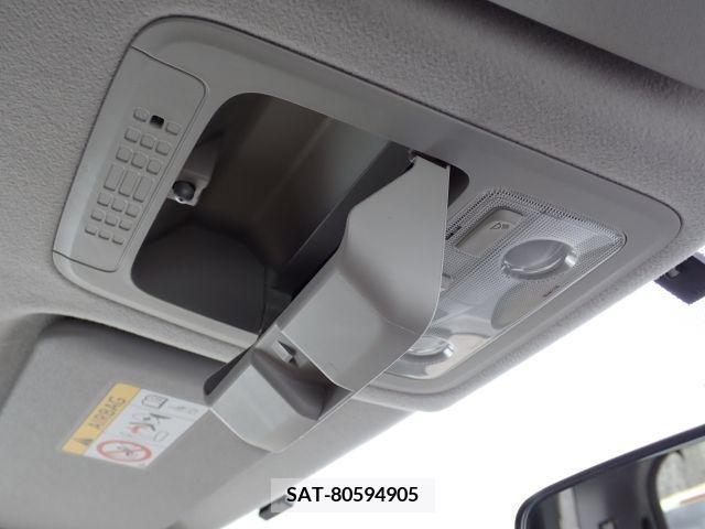 Toyota VOXY 2018-02 384105-18