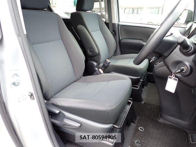 Toyota VOXY 2018-02 384105-4