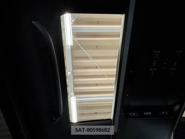 Toyota ALPHARD 2023-07 355478-18