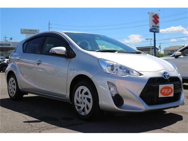 Toyota AQUA 2017-05 13432-2