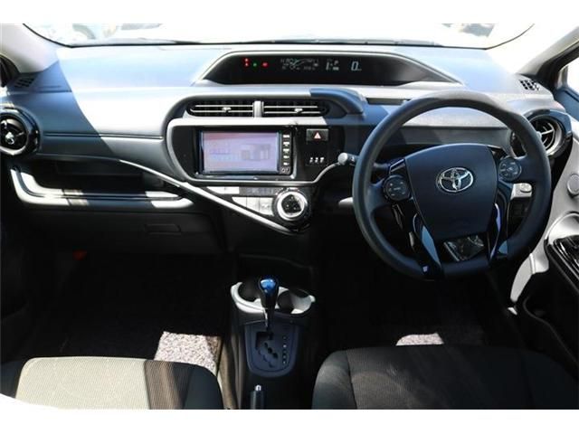 Toyota AQUA 2017-05 13432-4