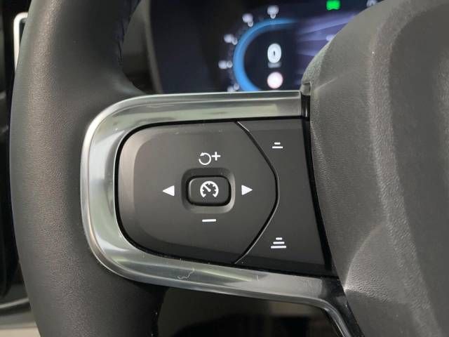 Volvo XC40 2022-10 186408-8
