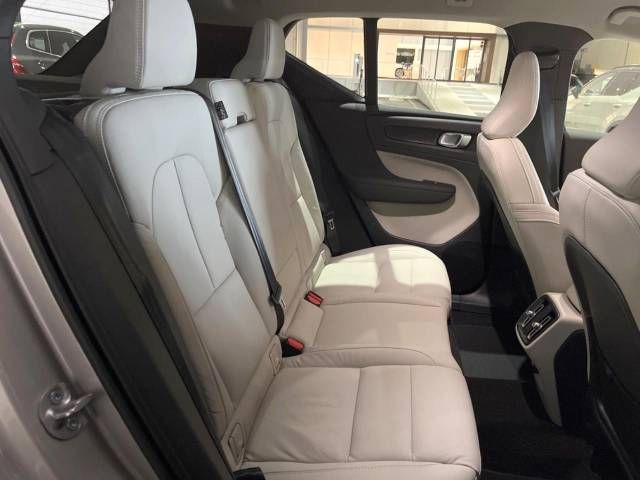 Volvo XC40 2022-10 186408-11