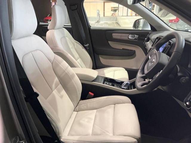 Volvo XC40 2022-10 186408-10