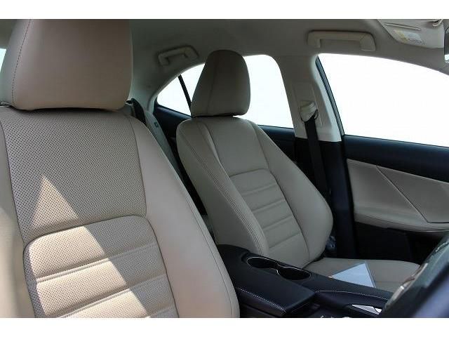 Lexus IS 2017-08 1315-13