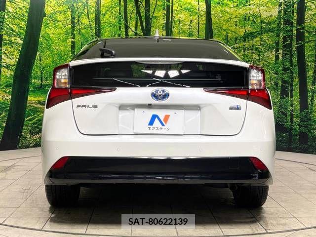 Toyota PRIUS 2021-10 383289-15