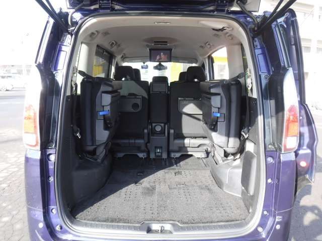 Nissan SERENA 2017-09 188037-13