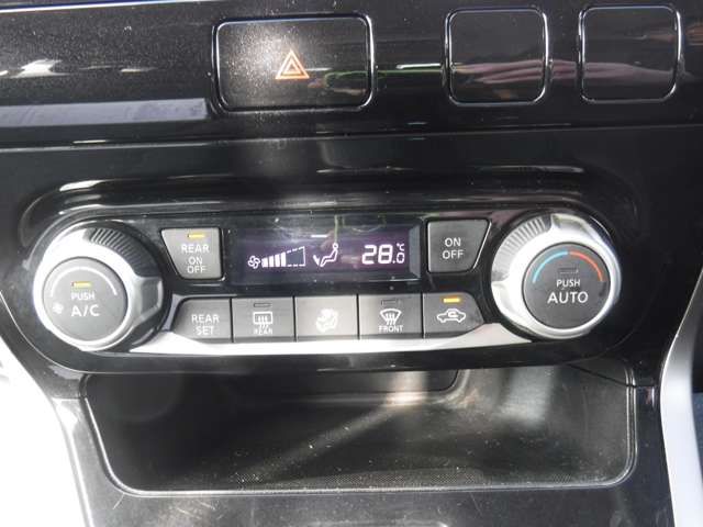 Nissan SERENA 2017-09 188037-6