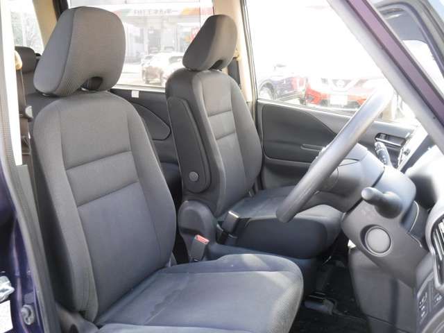 Nissan SERENA 2017-09 188037-11