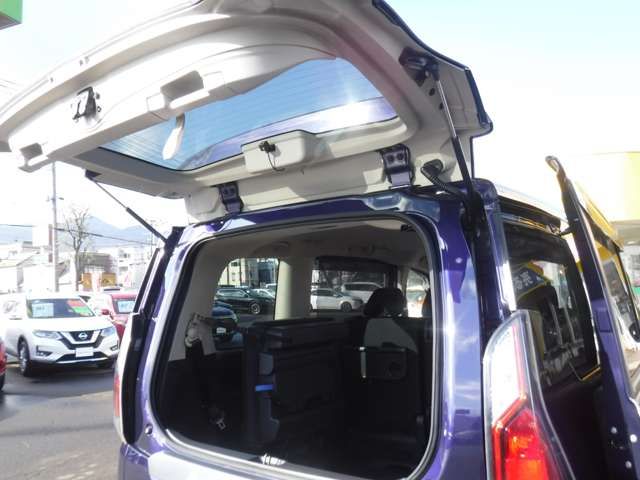 Nissan SERENA 2017-09 188037-14