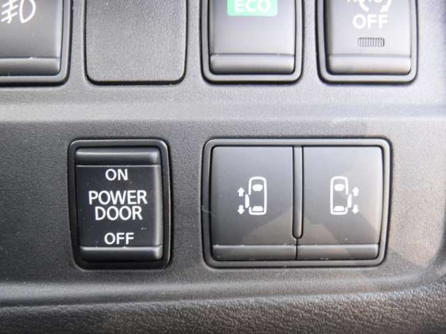 Nissan SERENA 2017-09 188037-7
