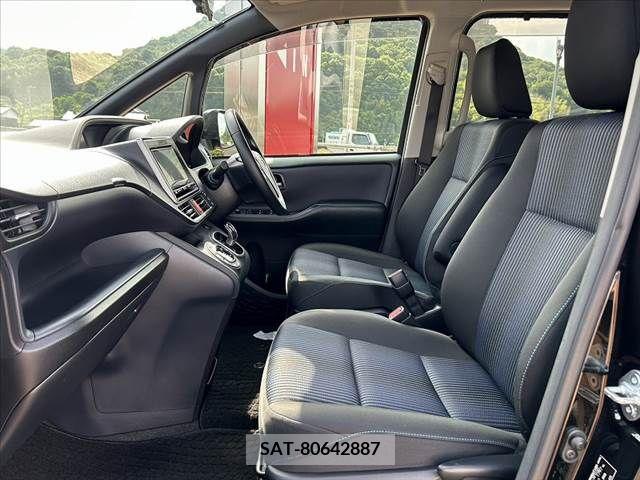 Toyota NOAH 2016-06 279490-16