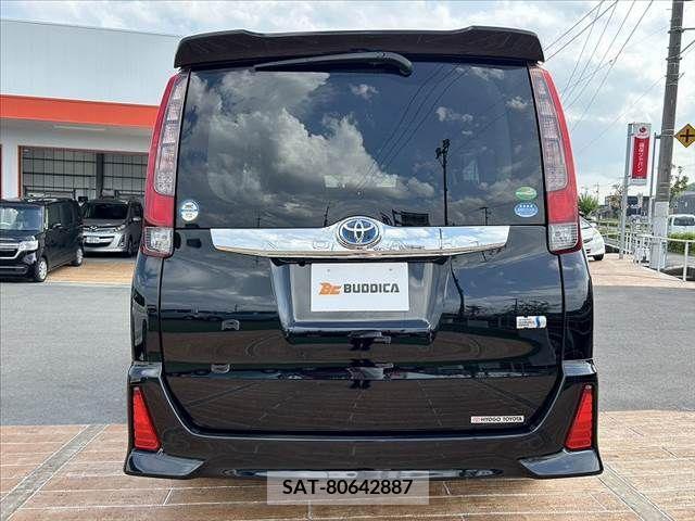 Toyota NOAH 2016-06 279490-13