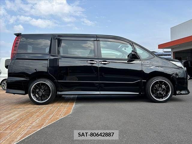 Toyota NOAH 2016-06 279490-11