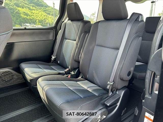 Toyota NOAH 2016-06 279490-17