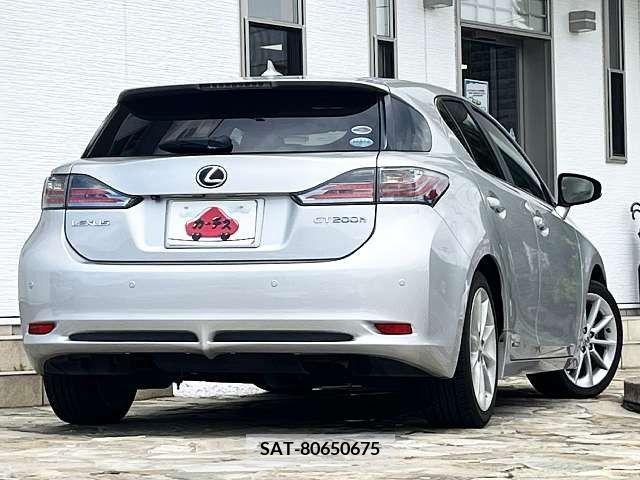 Lexus CT 2011-06 334269-2