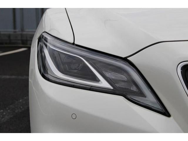 Toyota CROWN SEDAN 2018-11 5857-10