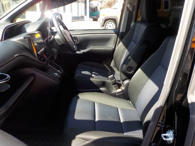 Toyota VOXY 2016-04 24935-20