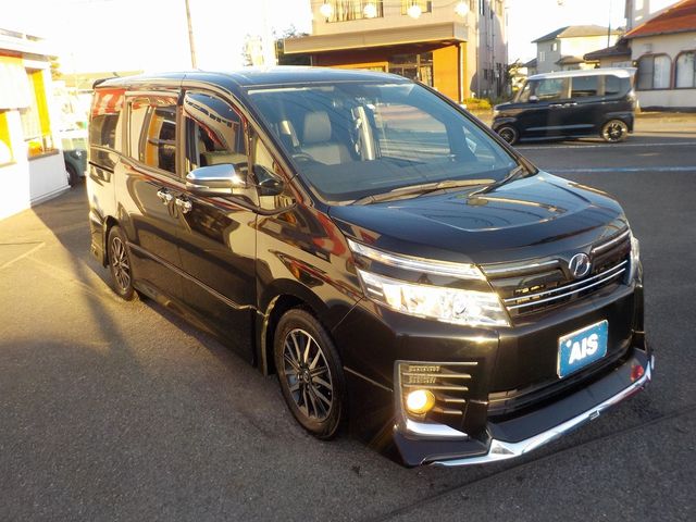 Toyota VOXY 2016-04 24935-4