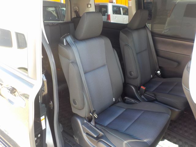 Toyota VOXY 2016-04 24935-19