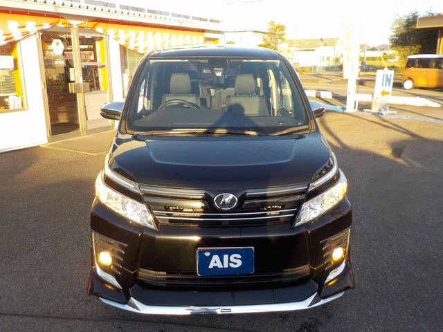 Toyota VOXY 2016-04 24935-3