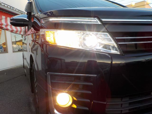 Toyota VOXY 2016-04 24935-13
